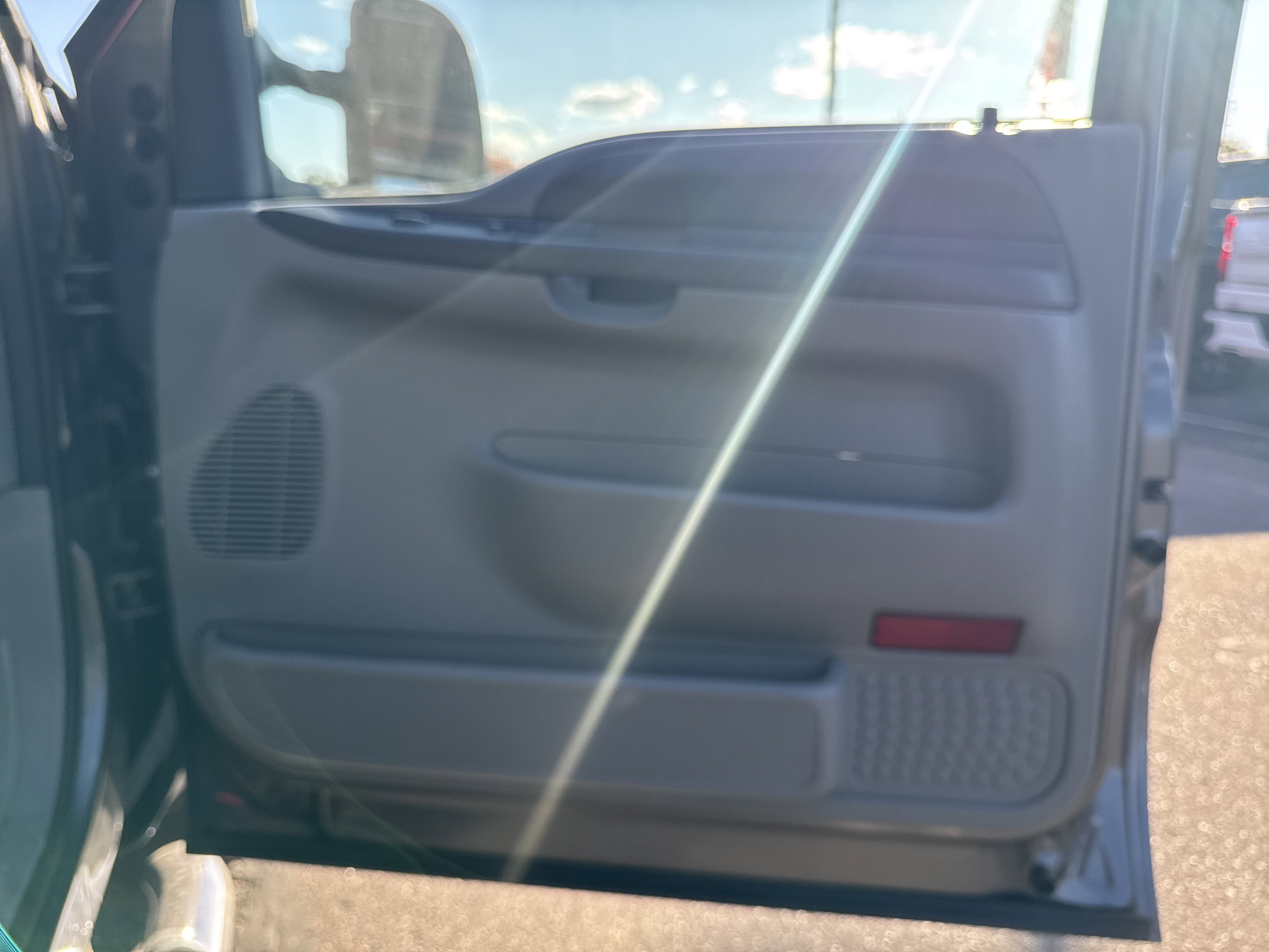 Used 2003 Ford F250 XLT image 23