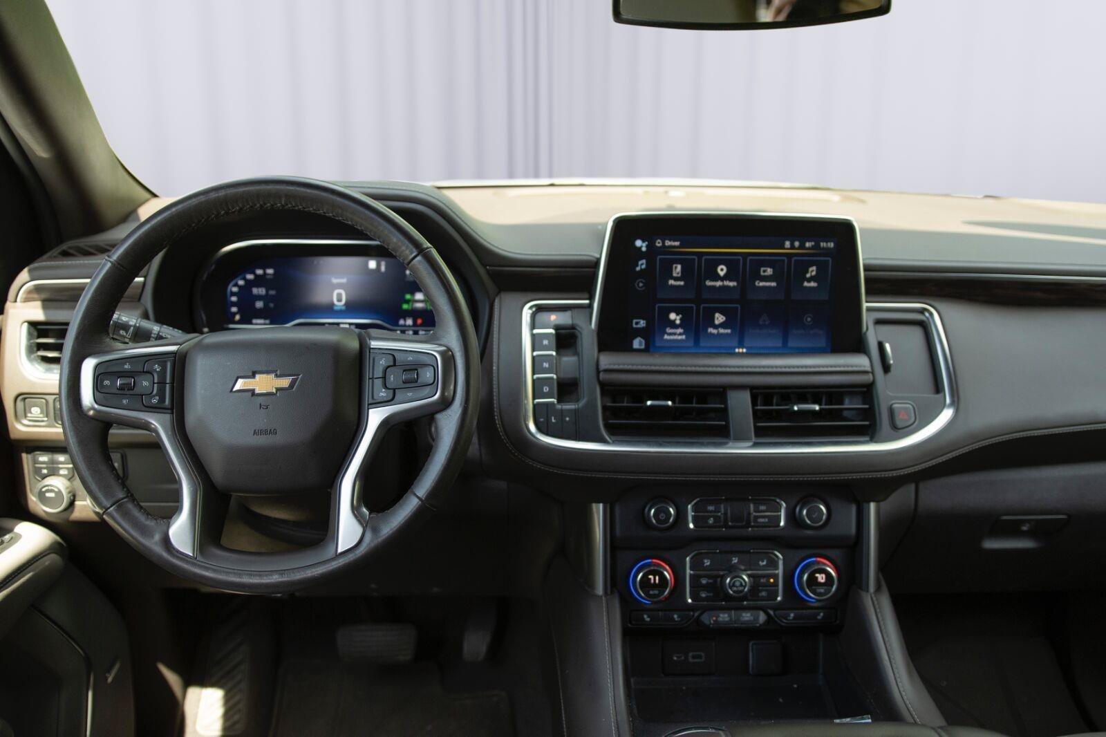 Used 2022 Chevrolet Suburban LT w/ LT Signature Plus Package AWD/4WD image 3