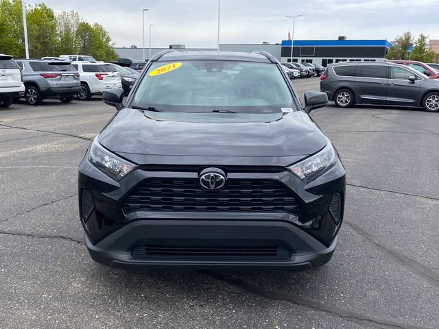 Used 2021 Toyota RAV4 LE FWD image 2