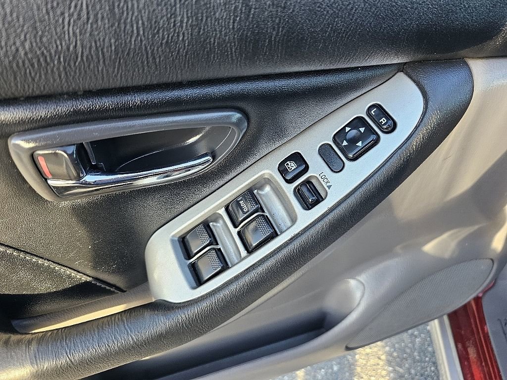 Used 2003 Subaru Baja image 25