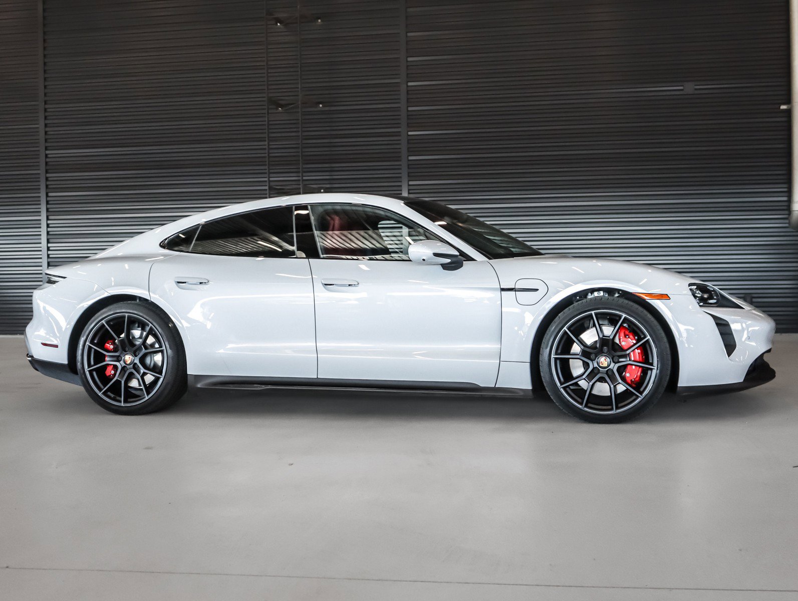 Used 2024 Porsche Taycan GTS image 11