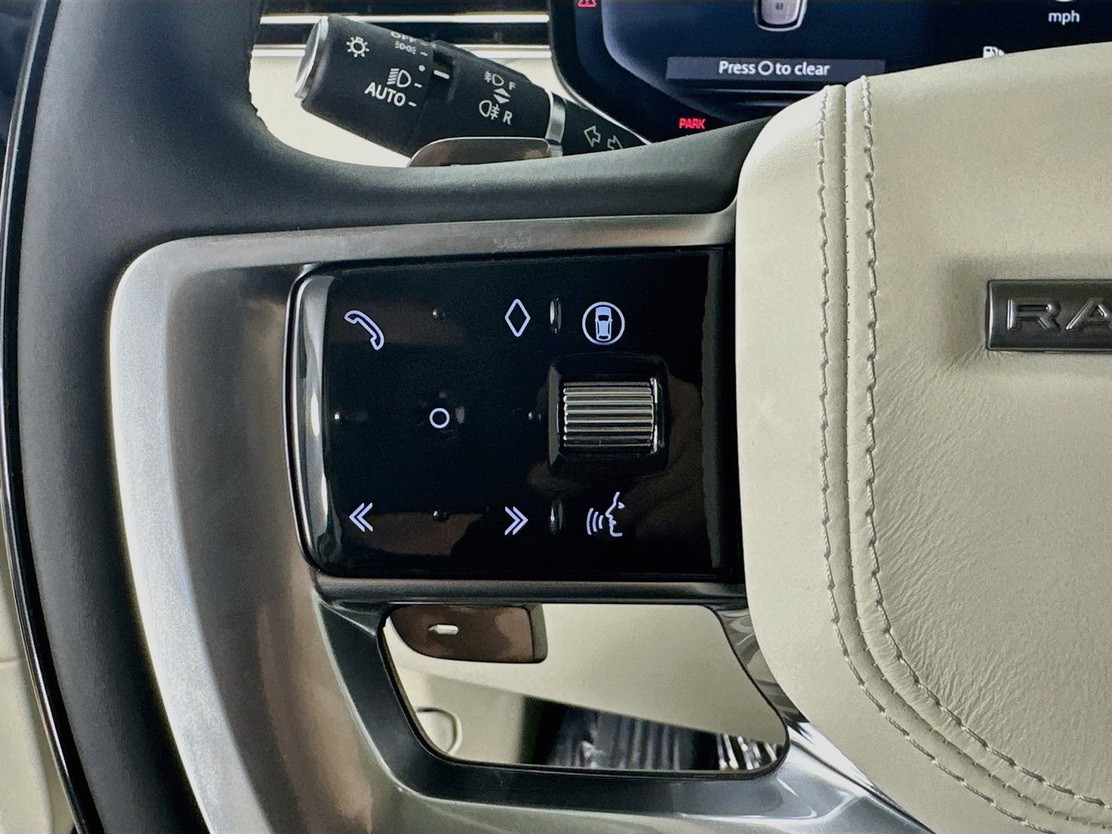 New 2026 Land Rover Range Rover SE AWD/4WD image 18