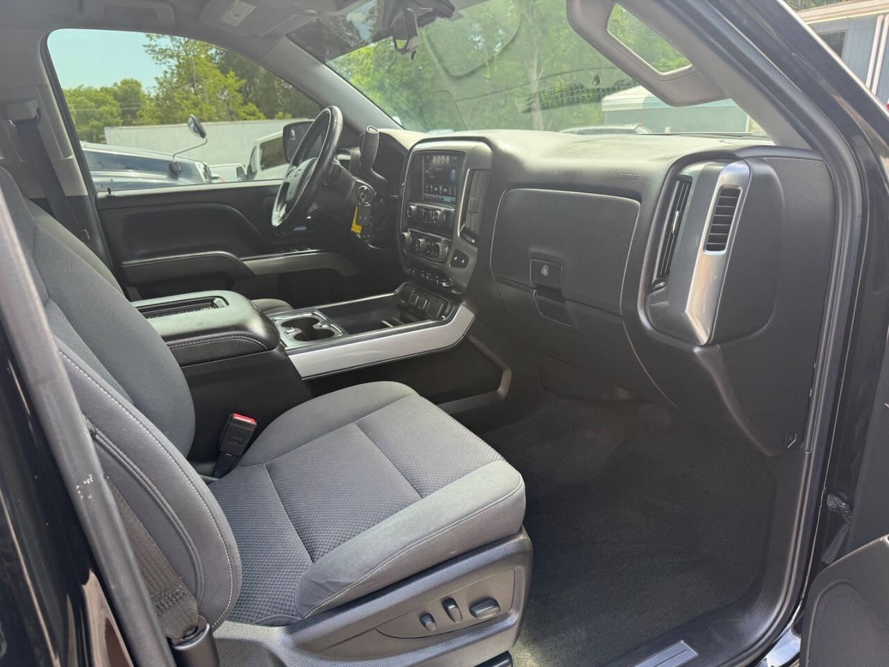 Used 2018 Chevrolet Silverado 1500 LT w/ All Star Edition AWD/4WD image 13