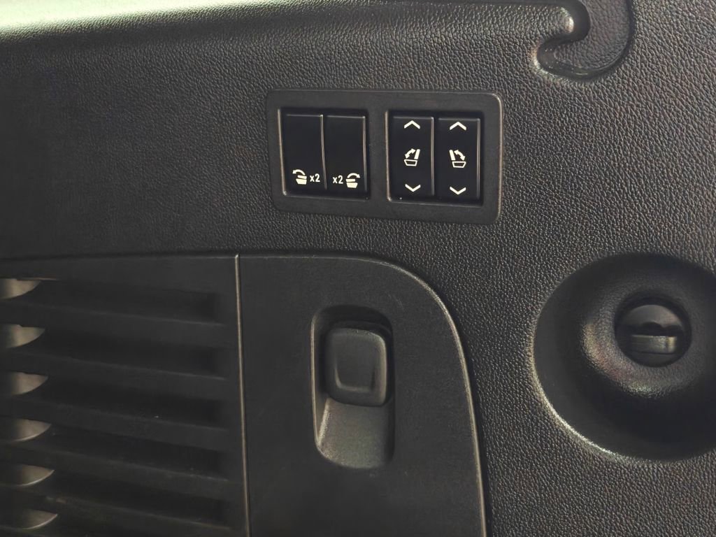 Used 2016 Cadillac Escalade ESV Luxury image 37