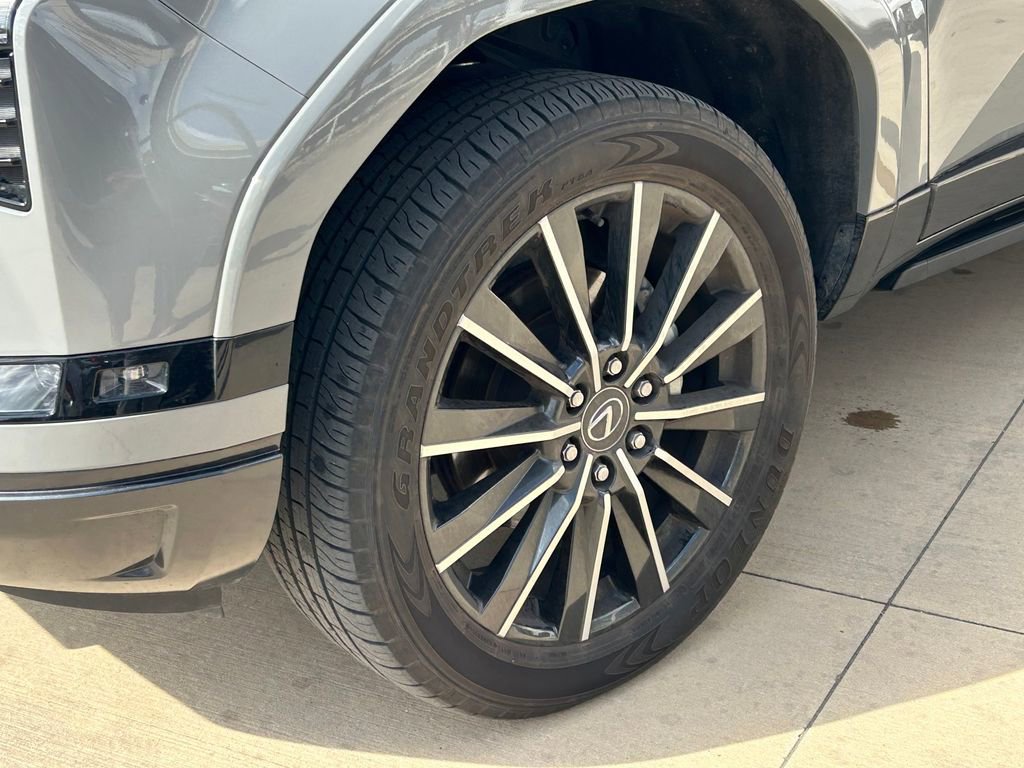 Used 2024 Lexus GX 550 w/ Accessory Package (2T) image 9