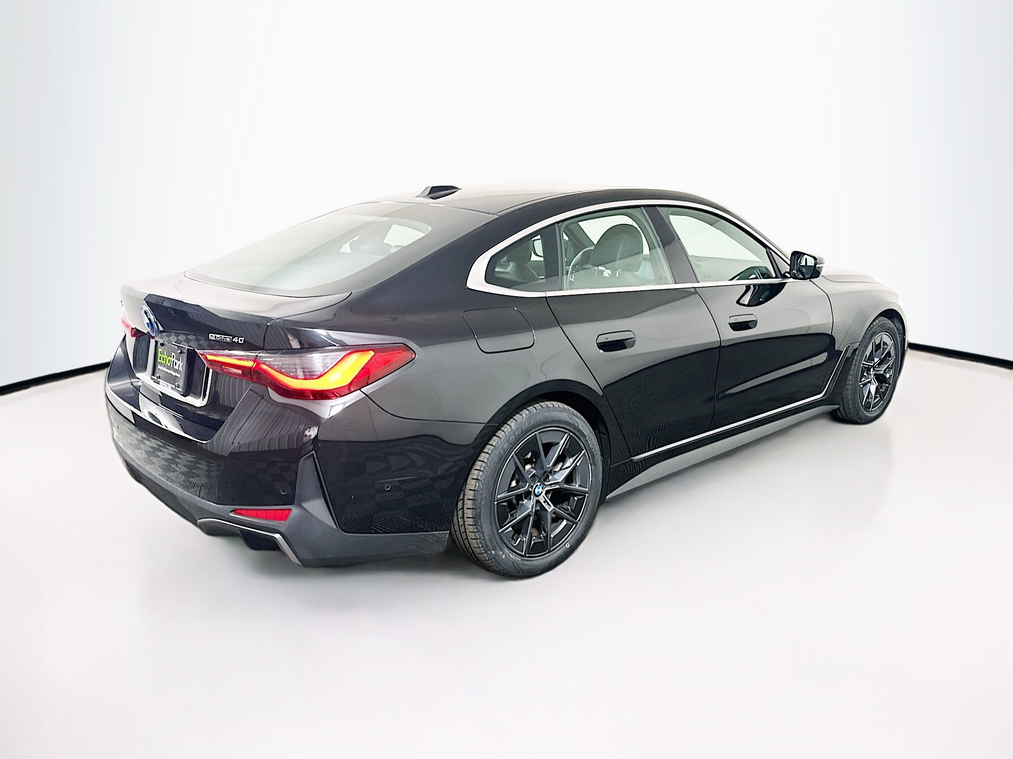 Used 2025 BMW i4 eDrive40 image 9