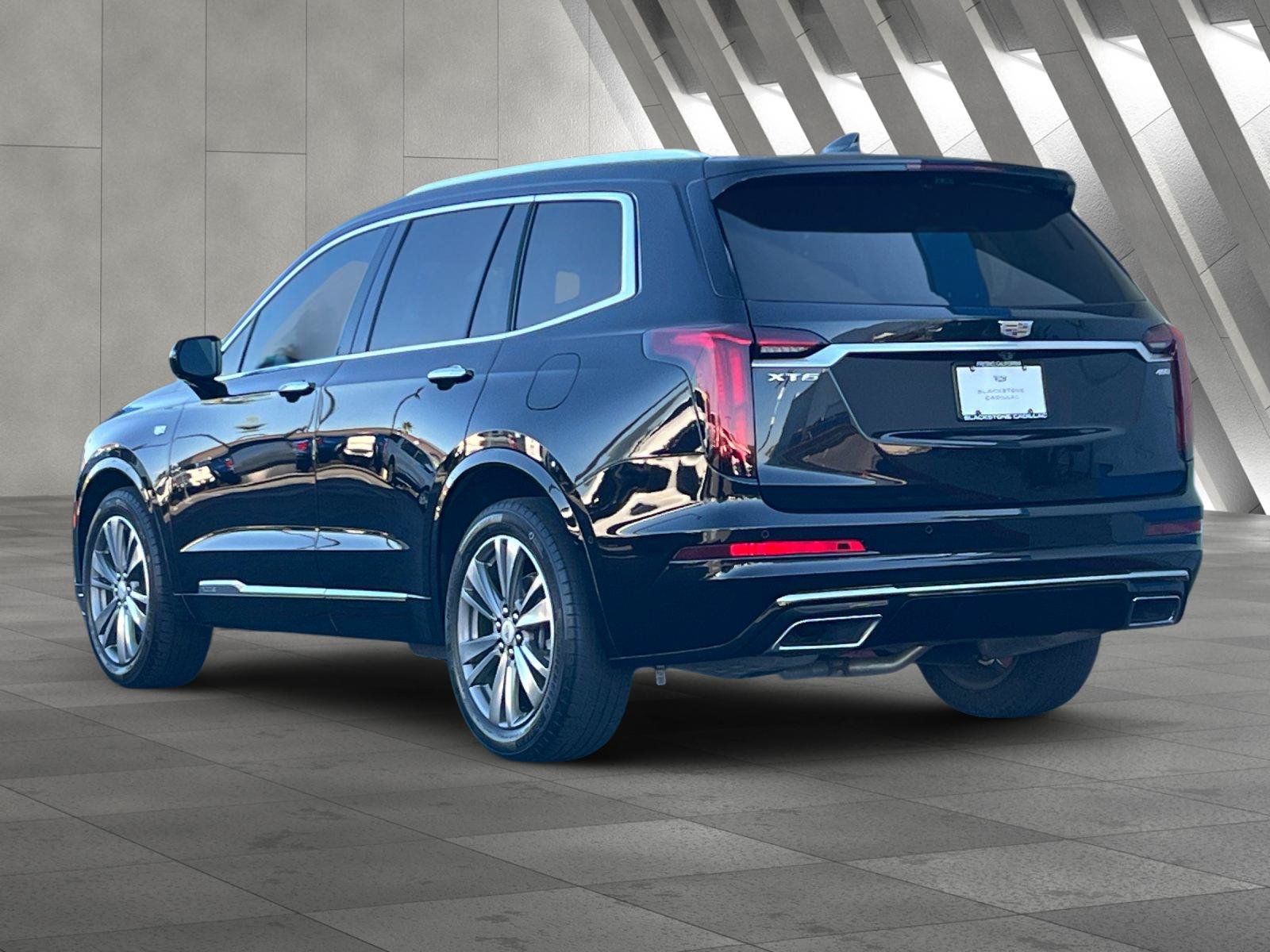 Used 2021 Cadillac XT6 Premium Luxury FWD image 6