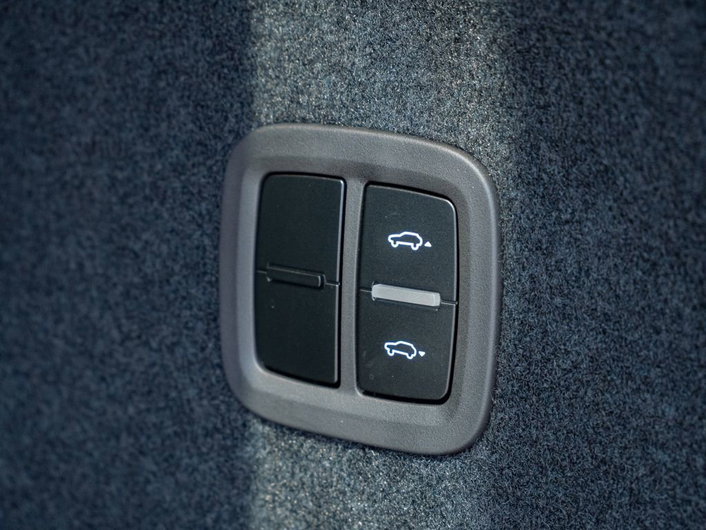 Certified 2025 Porsche Cayenne Coupe w/ Premium Package Plus image 32