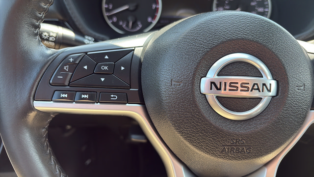 Used 2022 Nissan Sentra SV FWD image 14