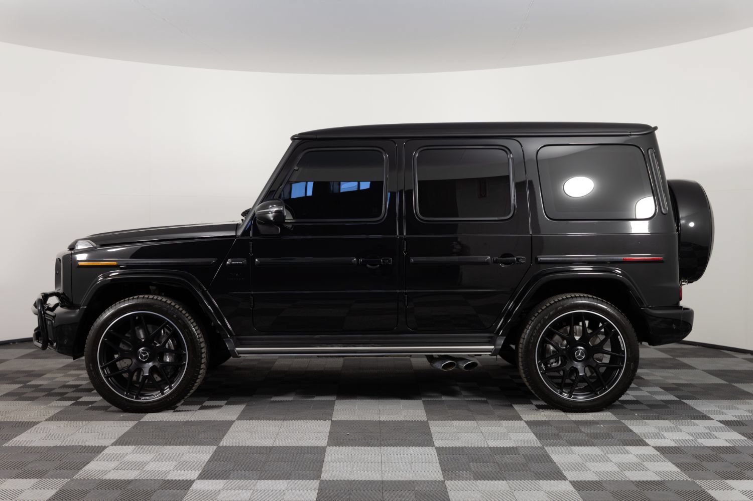Used 2025 Mercedes-Benz G 63 AMG 4MATIC image 3