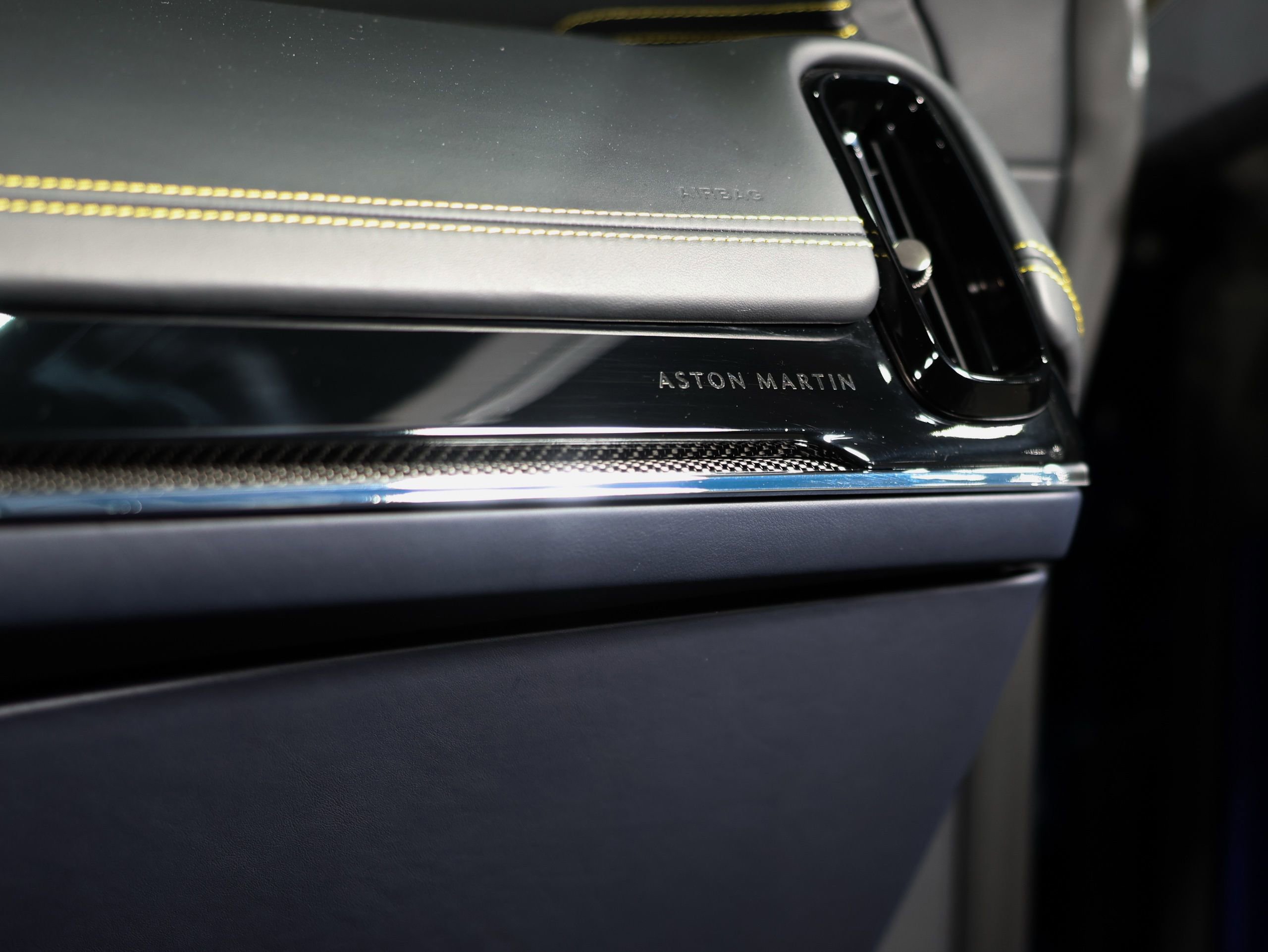 Used 2025 Aston Martin DBX 707 image 25