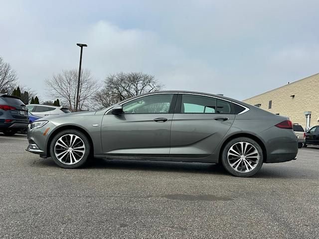Used 2018 Buick Regal Essence w/ Driver Confidence Package #1 image 2