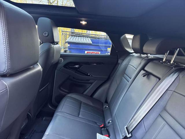 Used 2025 Land Rover Range Rover Evoque Dynamic SE image 11