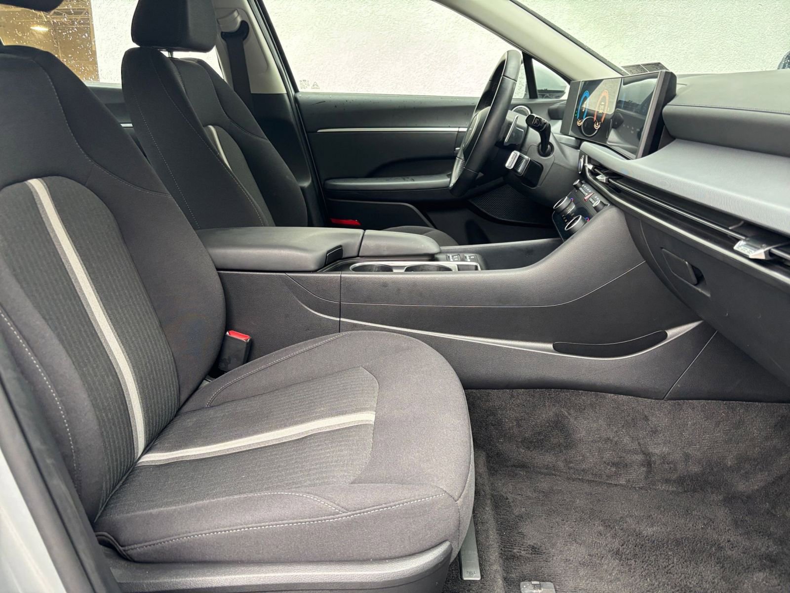 Used 2025 Hyundai Sonata SEL FWD image 27