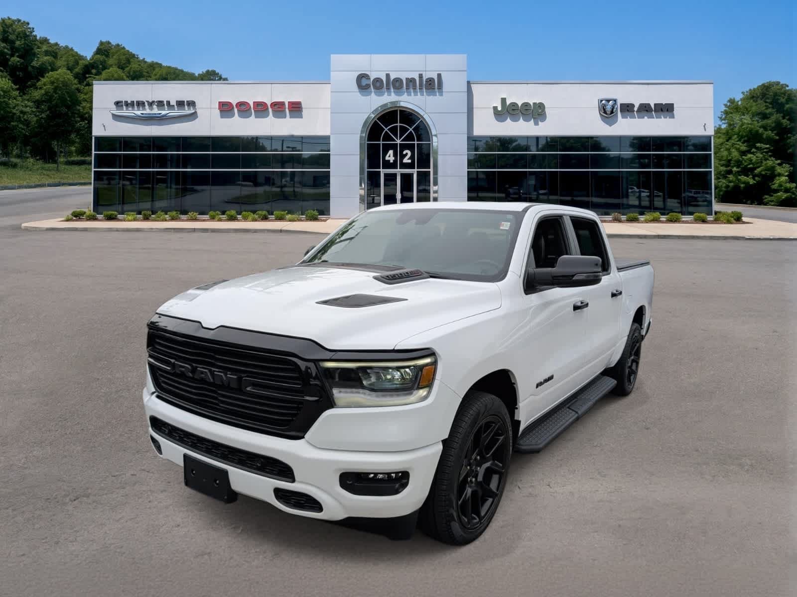 Used 2023 RAM 1500 Laramie AWD/4WD image 2