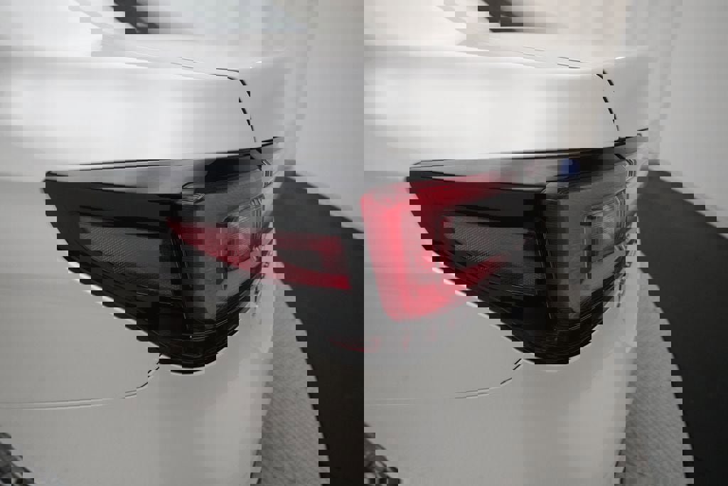 Used 2025 Subaru Legacy Limited AWD/4WD image 32