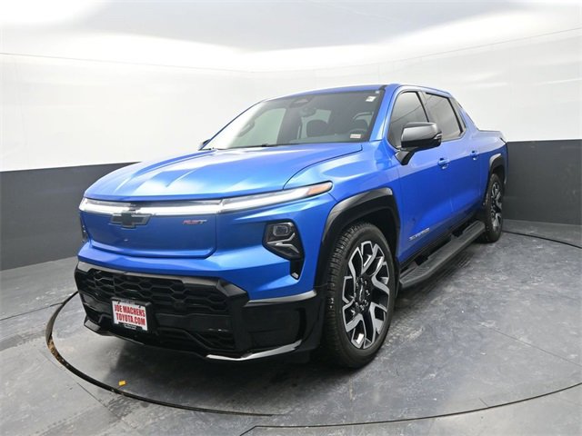 Used 2025 Chevrolet Silverado EV RST image 3
