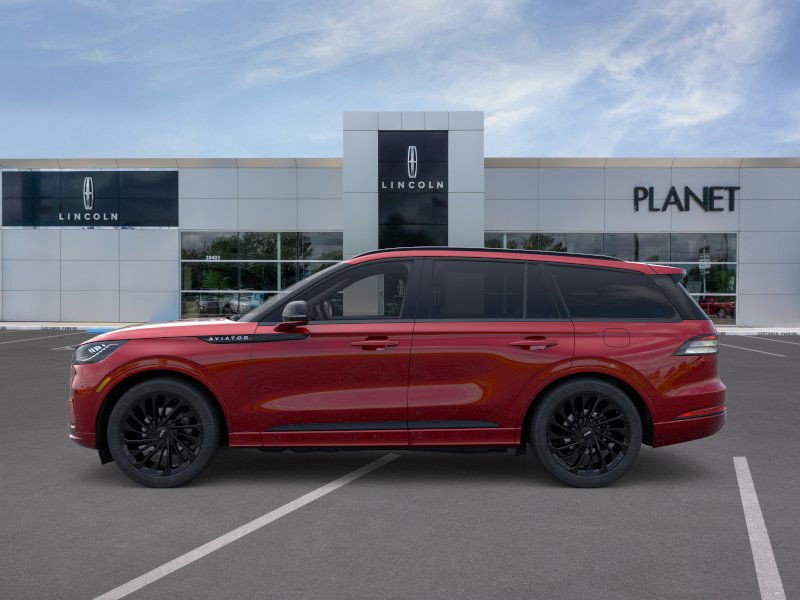 New 2026 Lincoln Aviator Reserve w/ Jet Appearance Package image 3