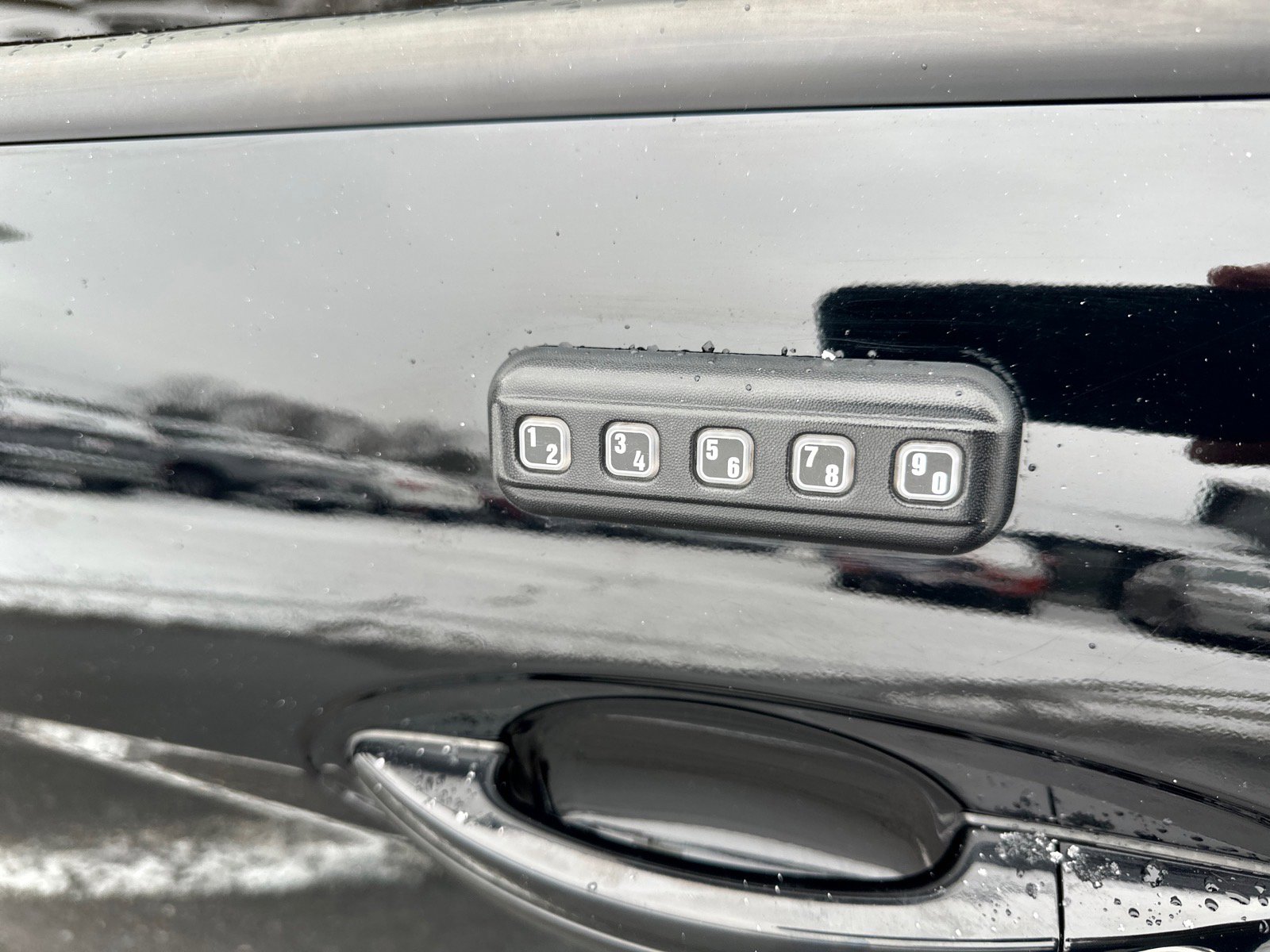 Used 2017 Ford C-MAX Energi SE w/ Equipment Group 402A image 19