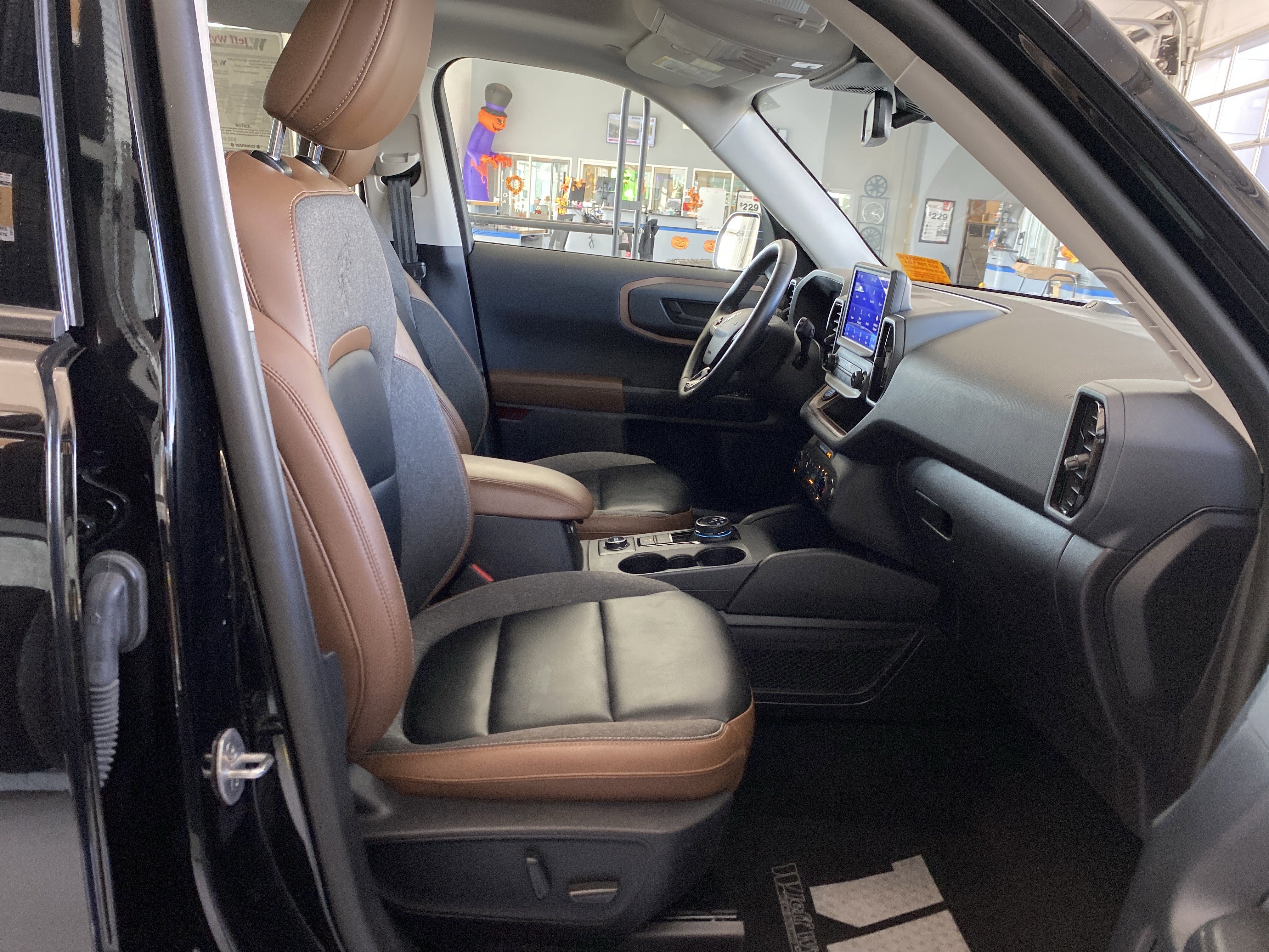 Used 2024 Ford Bronco Sport Outer Banks w/ Tech Package image 26