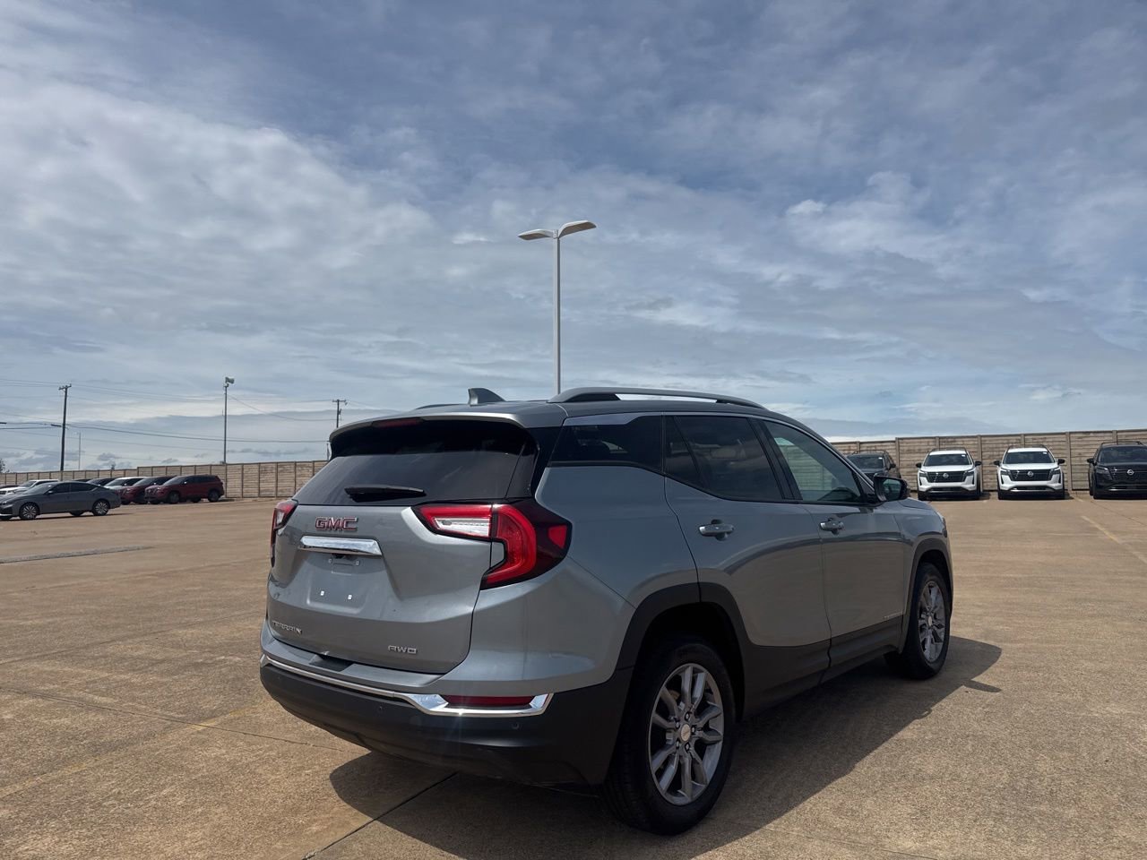Used 2024 GMC Terrain SLT w/ Infotainment Package II AWD/4WD image 19