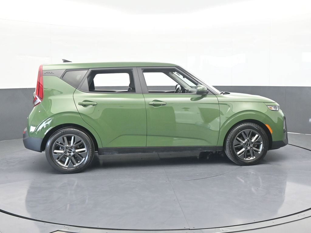 Used 2022 Kia Soul EX image 7