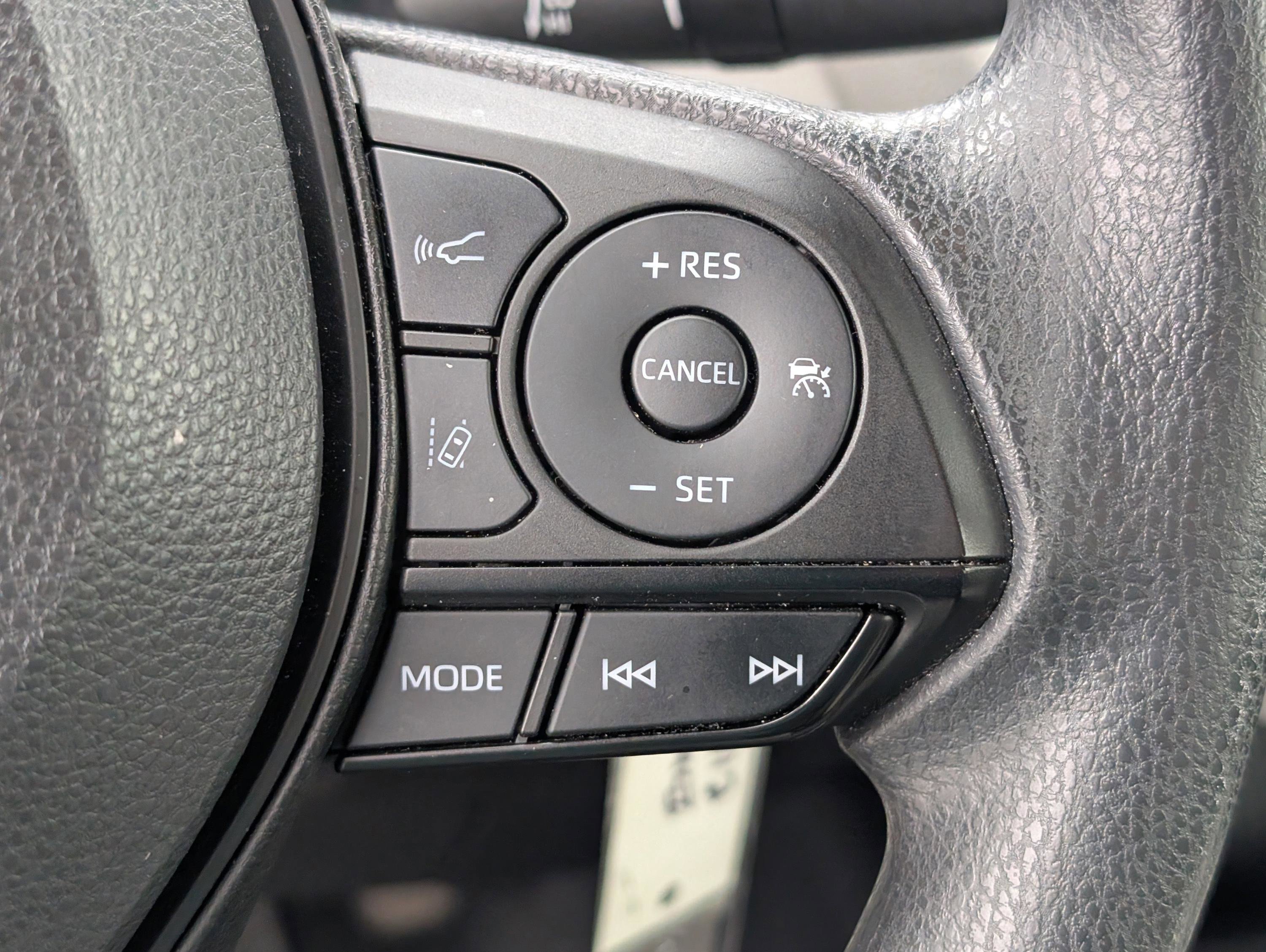 Used 2022 Toyota Corolla LE FWD image 18