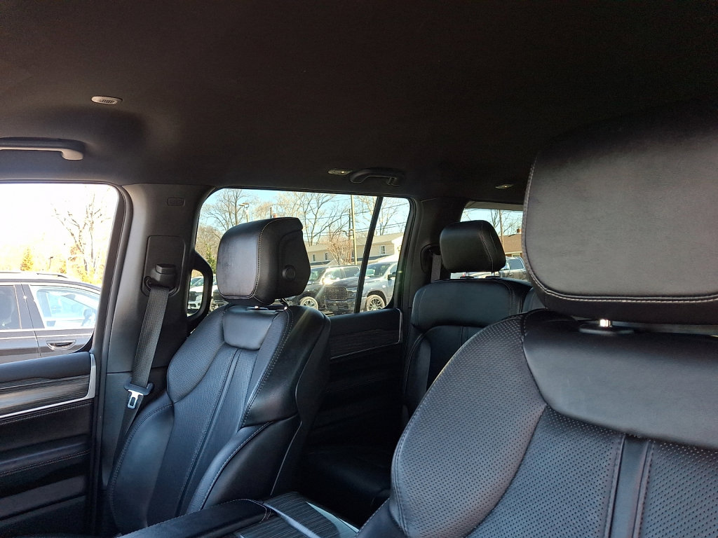 Used 2024 Jeep Wagoneer L Series III w/ Flexible Seating Group image 24