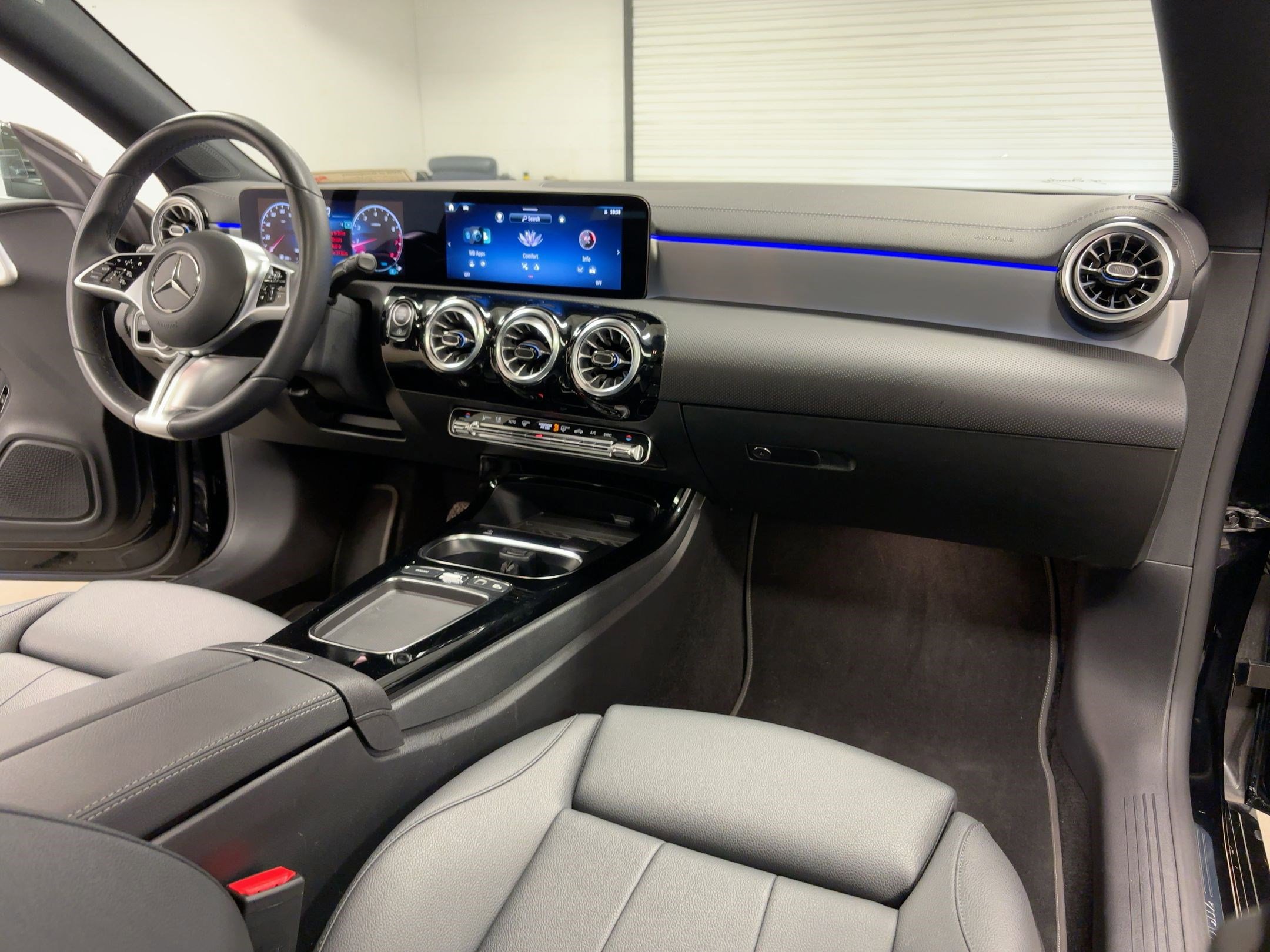 Used 2025 Mercedes-Benz CLA 250 image 31