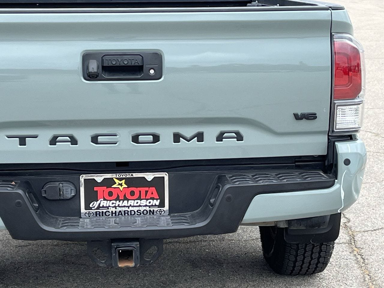 Used 2022 Toyota Tacoma TRD Off-Road w/ Technology Package AWD/4WD image 6