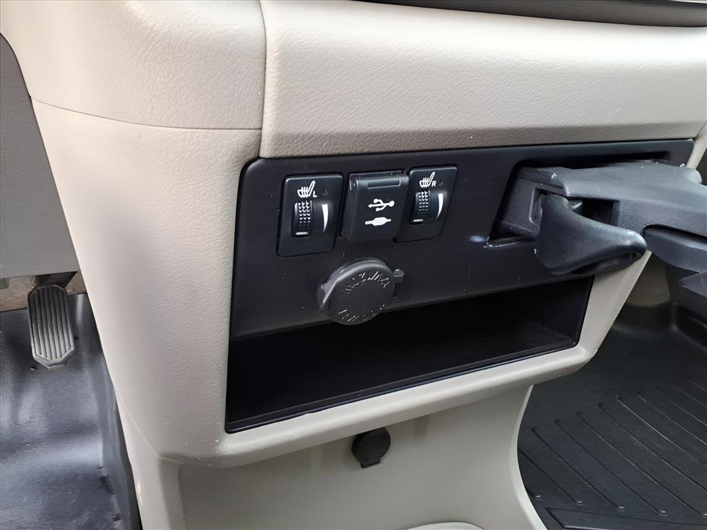 Used 2019 Toyota Sienna XLE image 18