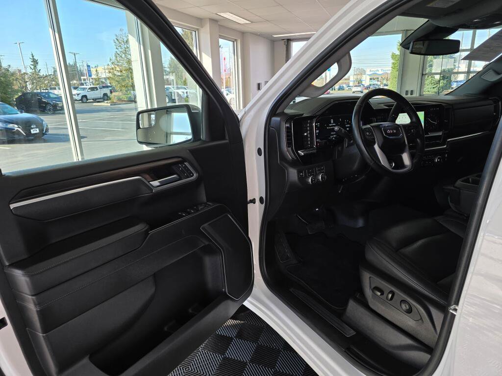 Used 2025 GMC Sierra 1500 SLT image 19