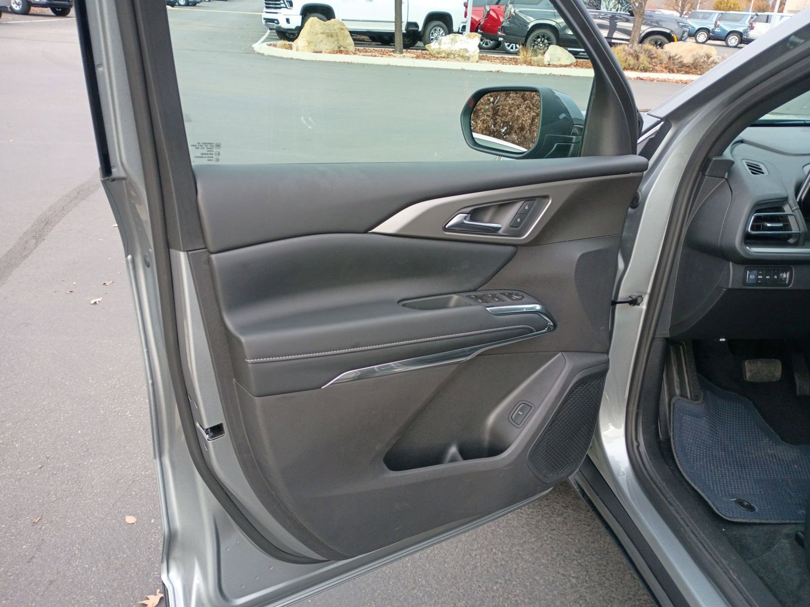 New 2026 Chevrolet Traverse LT image 29