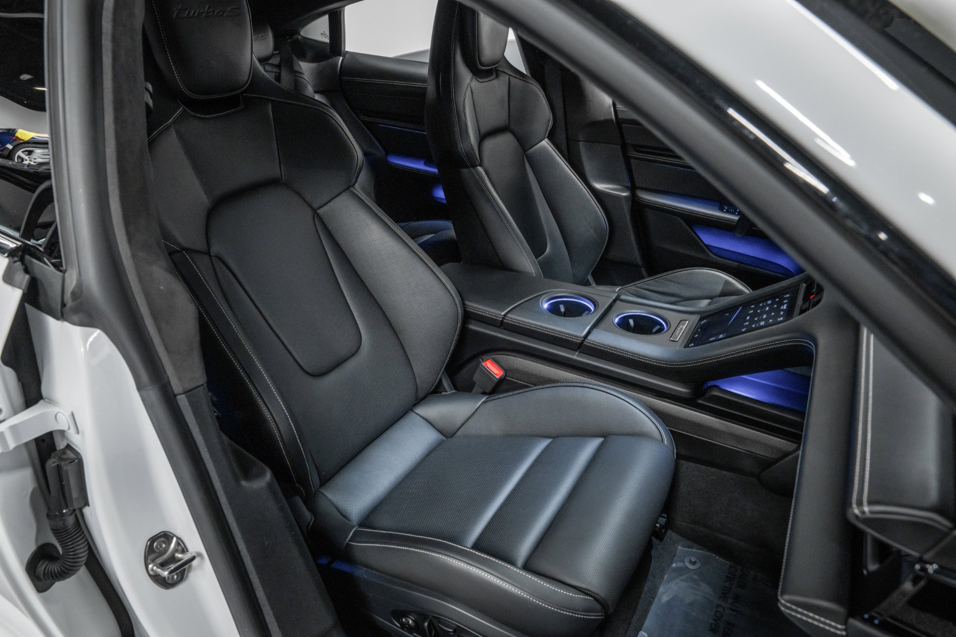 Used 2022 Porsche Taycan Turbo S image 23