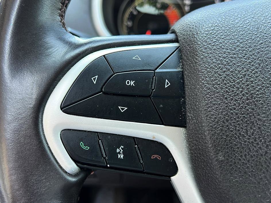 Used 2018 Jeep Cherokee Overland w/ Technology Group FWD image 37