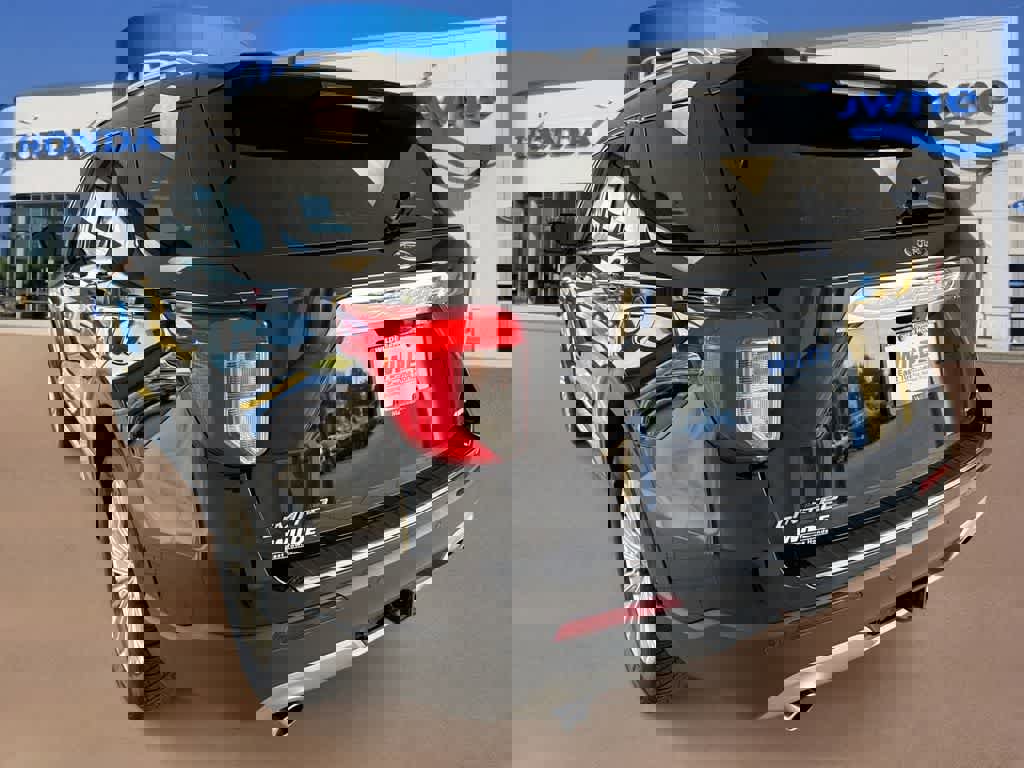 Used 2022 Ford Explorer Limited w/ Equipment Group 301A image 6