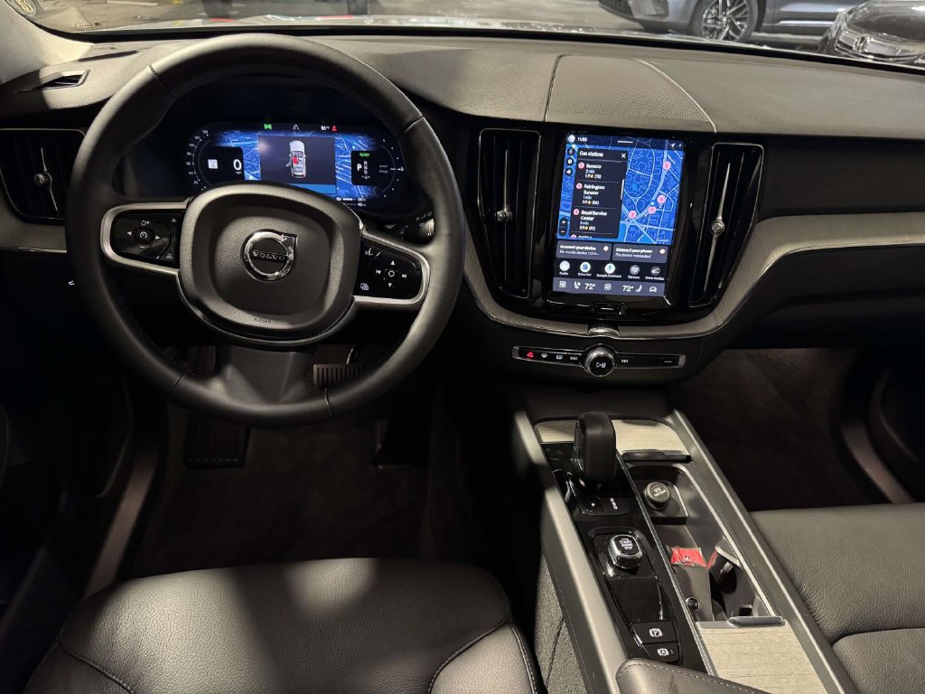 Used 2025 Volvo XC60 T8 Plus w/ Climate Package AWD/4WD image 3