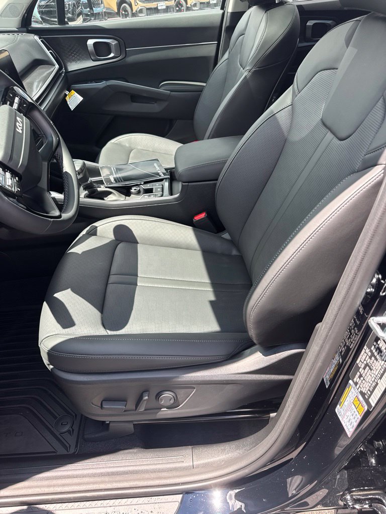 New 2026 Kia Sorento S w/ S Panoramic Sunroof Package FWD image 9