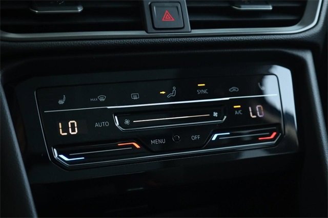 New 2025 Volkswagen Taos SE image 15