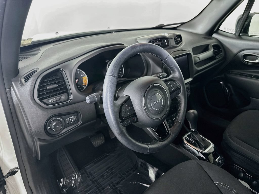 Certified 2022 Jeep Renegade Altitude w/ Convenience Group AWD/4WD image 17