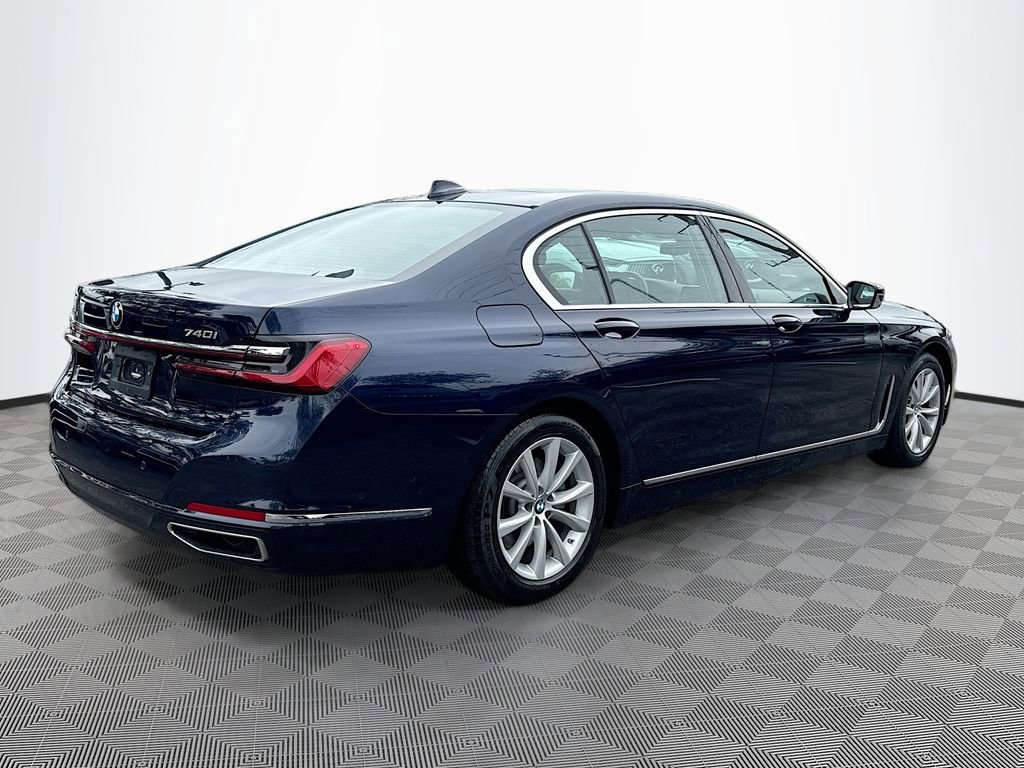 Used 2022 BMW 740i xDrive w/ Luxury Rear Seating Package image 6