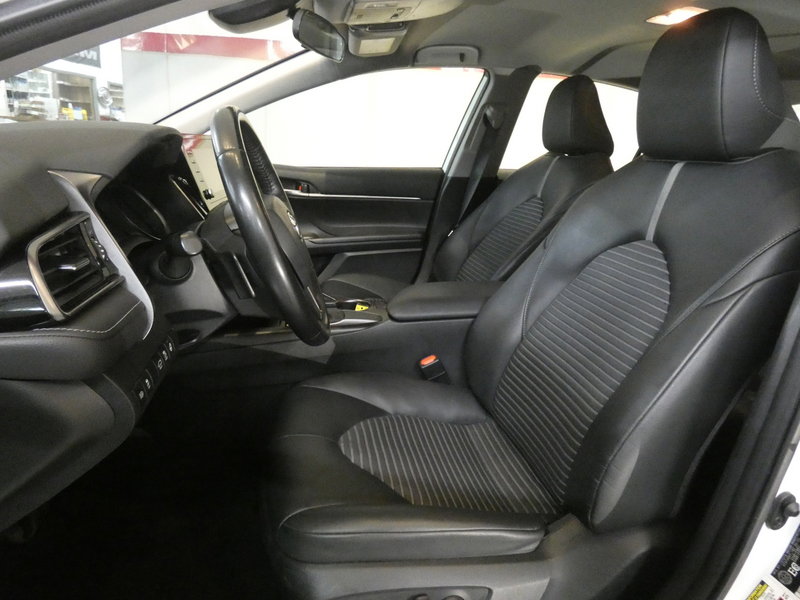 Used 2023 Toyota Camry SE image 7