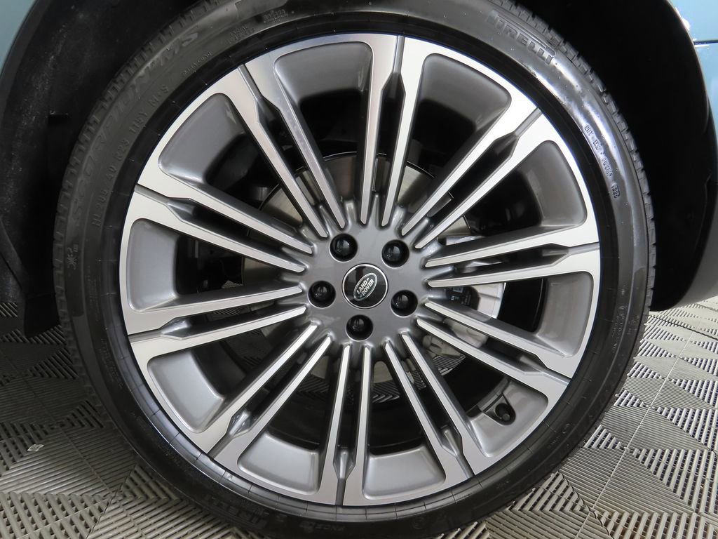 Used 2025 Land Rover Range Rover Sport SE image 28