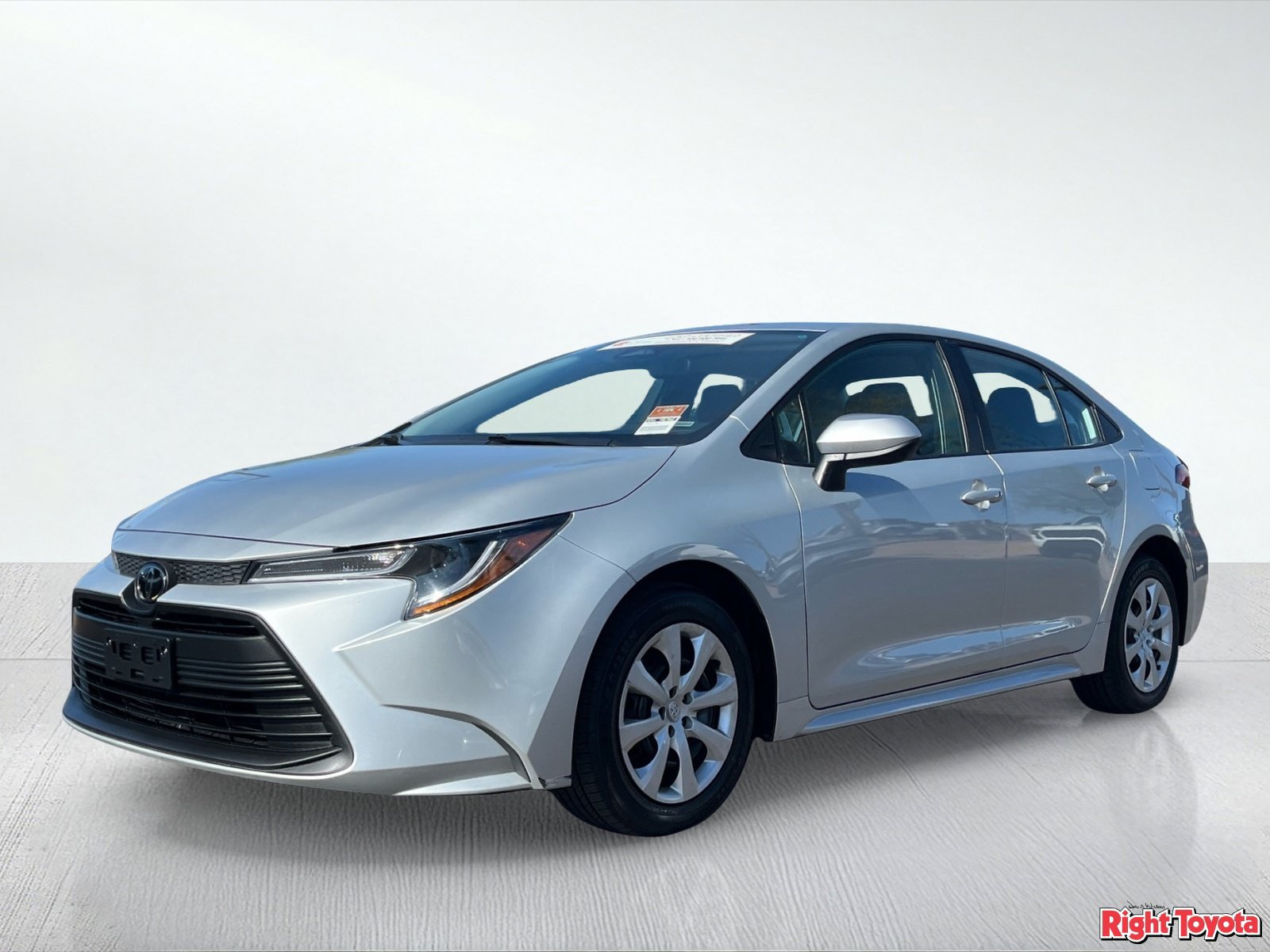 Certified 2025 Toyota Corolla LE FWD image 2
