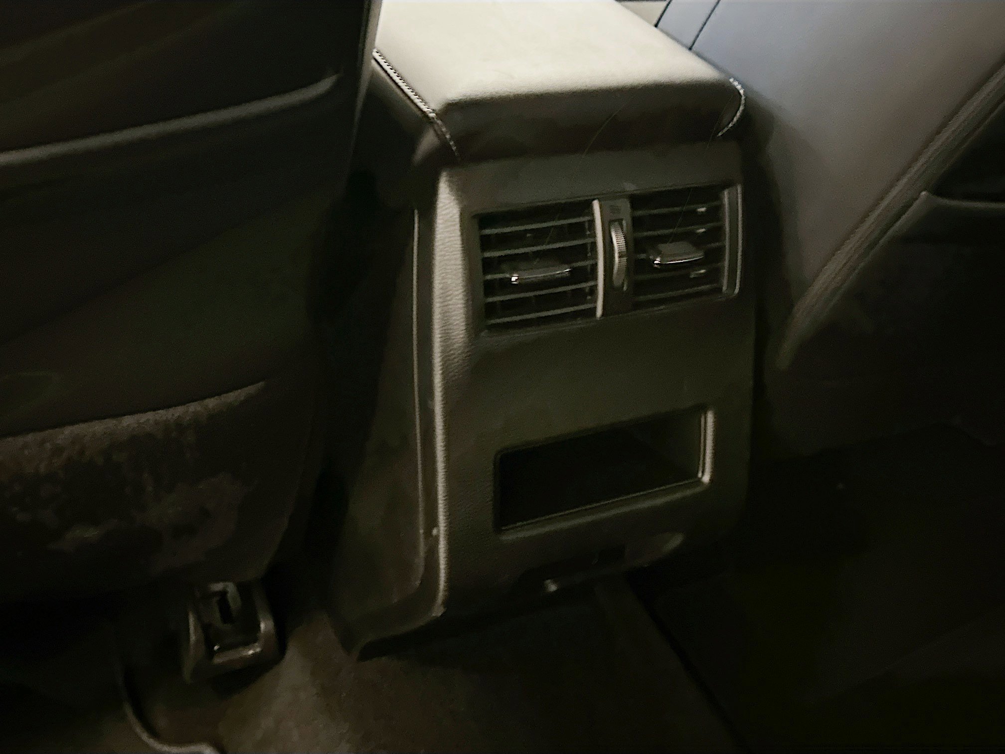 Used 2025 Mitsubishi Outlander SE image 28