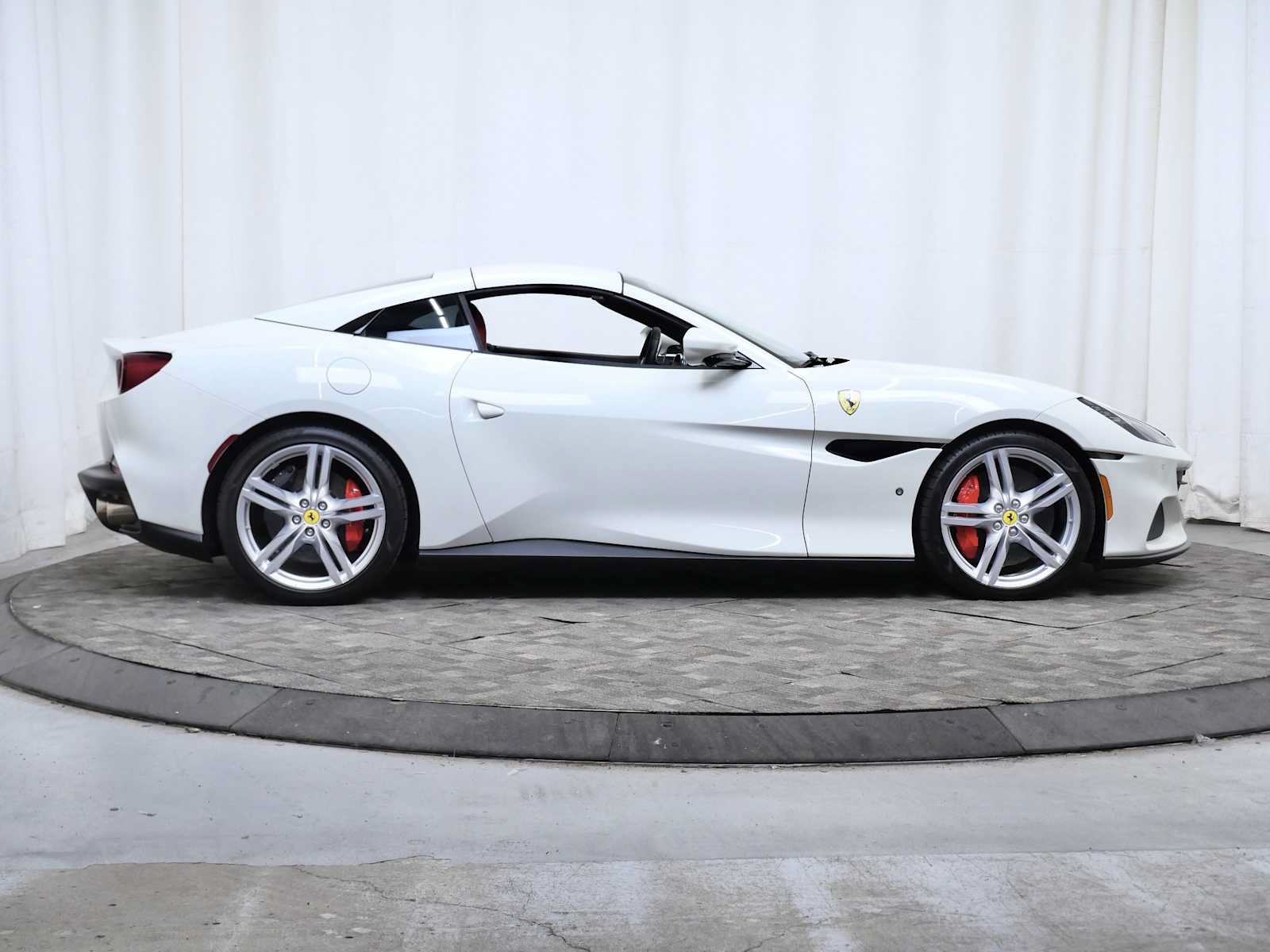 Certified 2022 Ferrari Portofino M RWD image 7