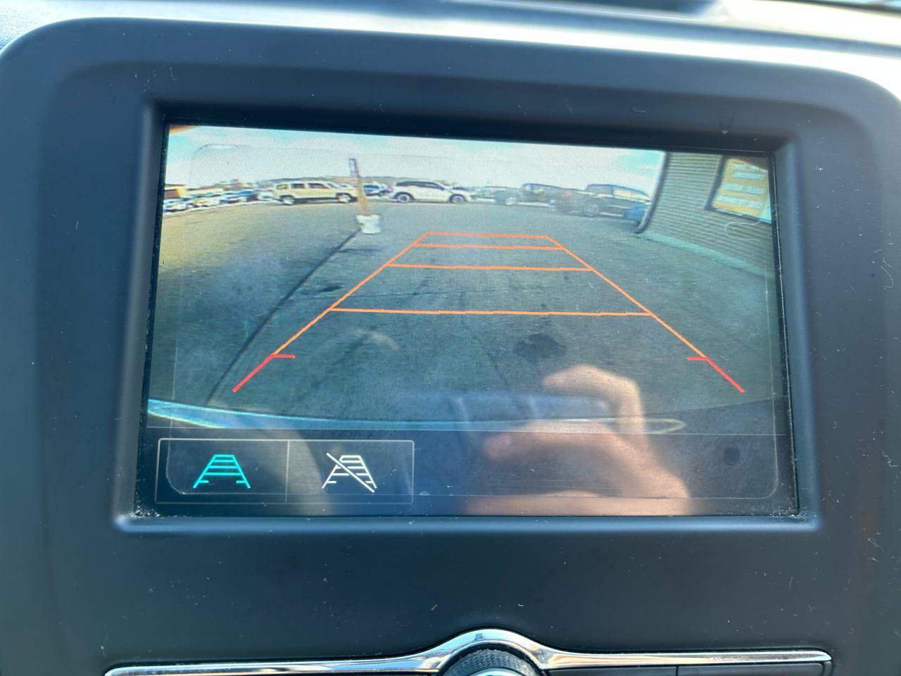 Used 2018 Chevrolet Equinox LS FWD image 23