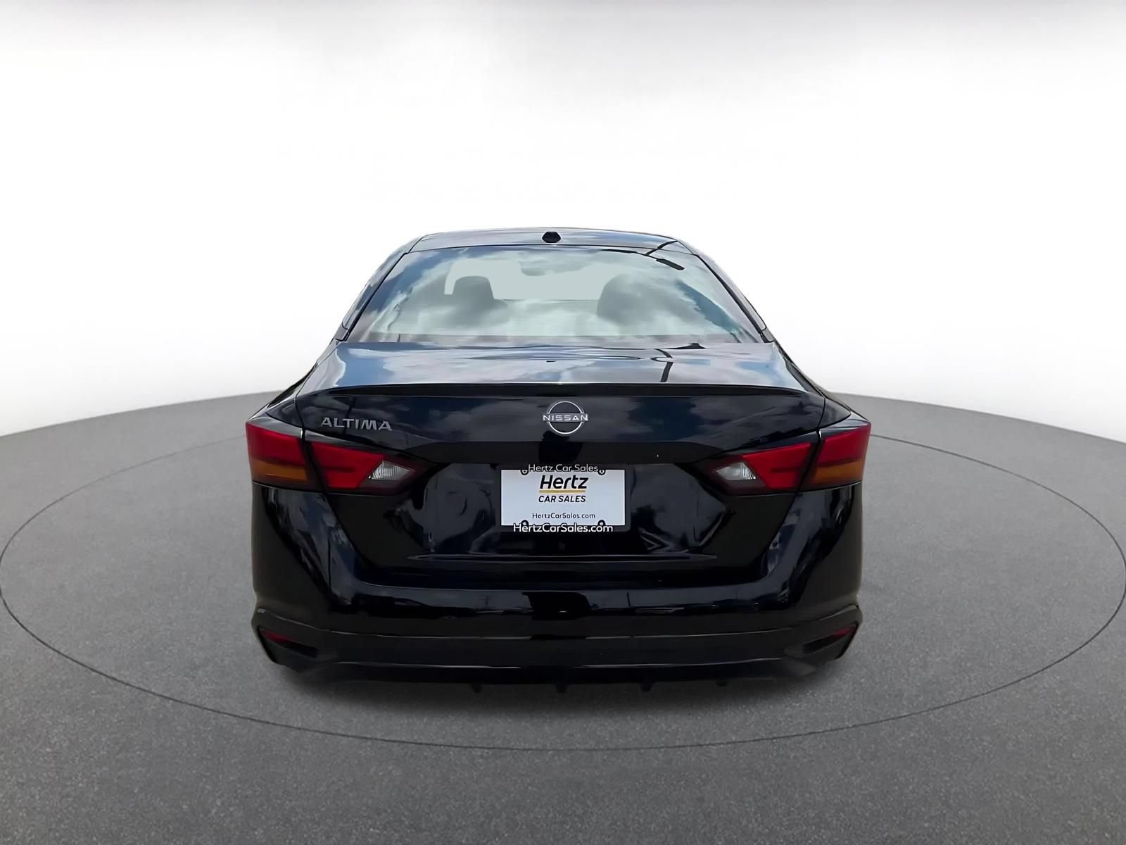 Used 2025 Nissan Altima 2.5 SV FWD image 12
