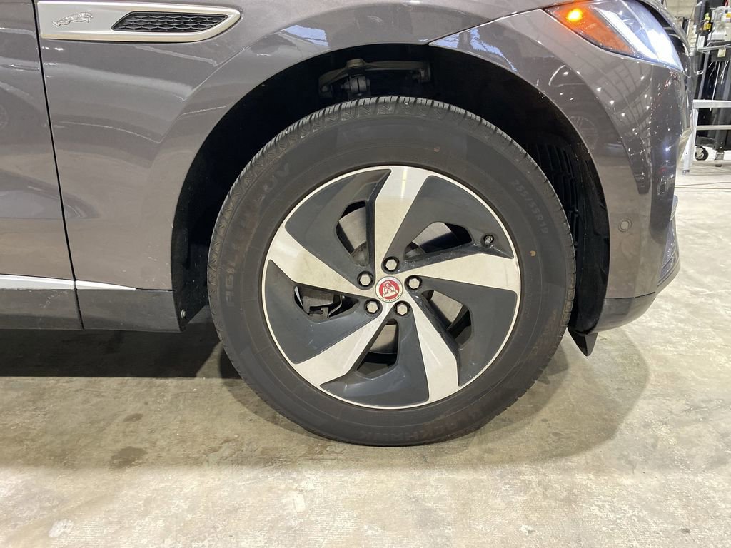 Used 2021 Jaguar F-PACE S image 22