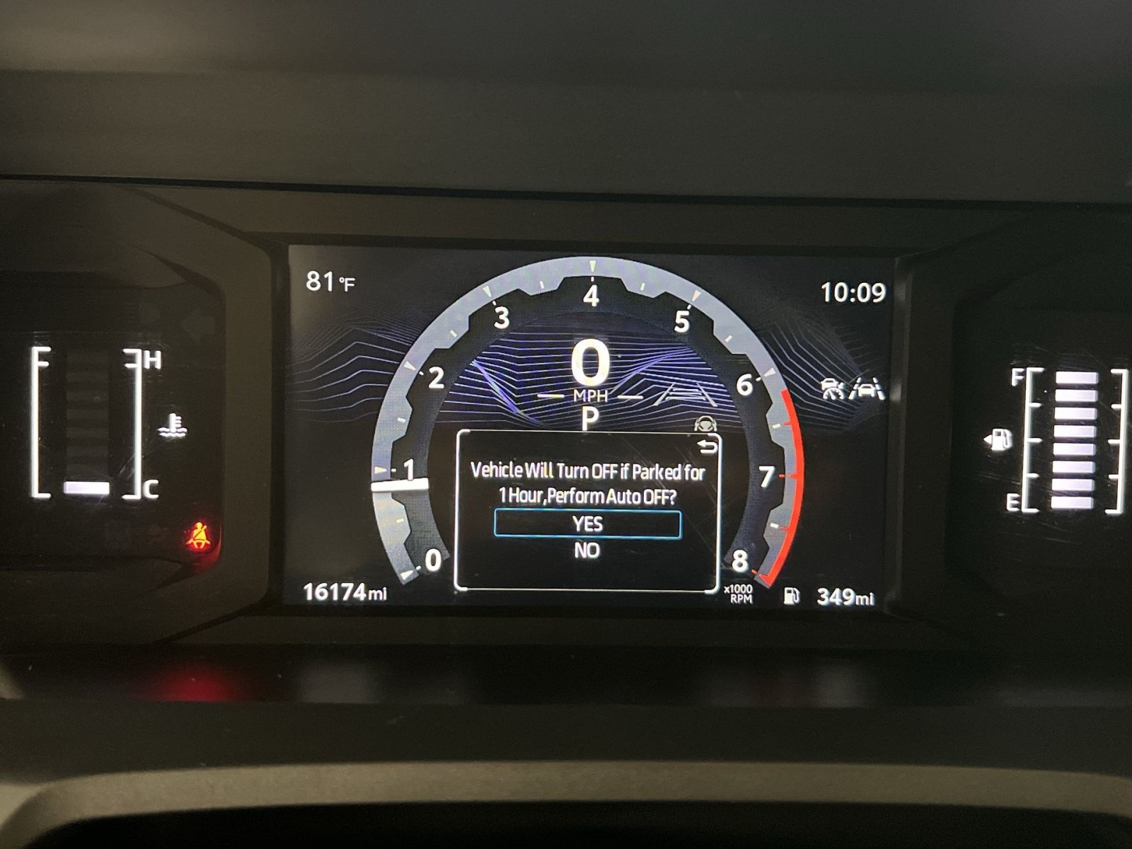 Used 2025 Toyota 4Runner SR5 AWD/4WD image 17